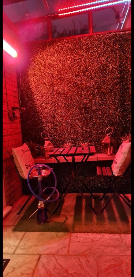 Apartment With Private Hot Tub, Sauna, Ice Bath, Gym Rainham  Extérieur photo