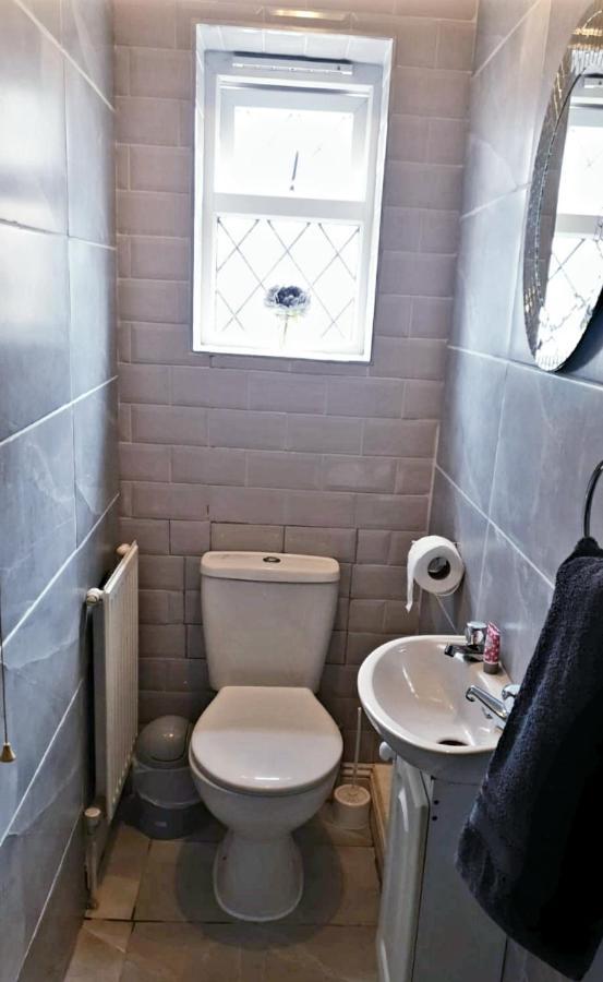 Apartment With Private Hot Tub, Sauna, Ice Bath, Gym Rainham  Extérieur photo
